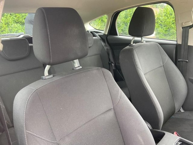 2017 FORD FOCUS 1.0T EcoBoost 99g Style Hatchback 5dr Petrol Manual Euro 6 (s/s) (100 ps) - Photo 10