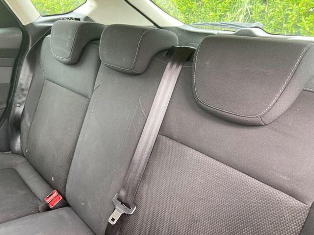 2017 FORD FOCUS 1.0T EcoBoost 99g Style Hatchback 5dr Petrol Manual Euro 6 (s/s) (100 ps) - Photo 12