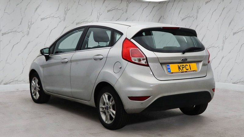 2015 Ford Fiesta in silver — photo 3 of 11