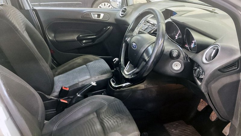 2015 Ford Fiesta in silver — photo 9 of 11