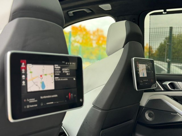 2022 BMW X5 M - Photo 12