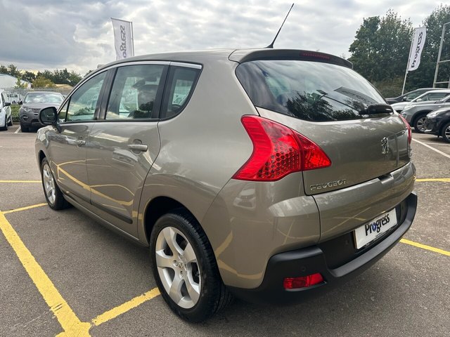 2011 PEUGEOT 3008 - Photo 9
