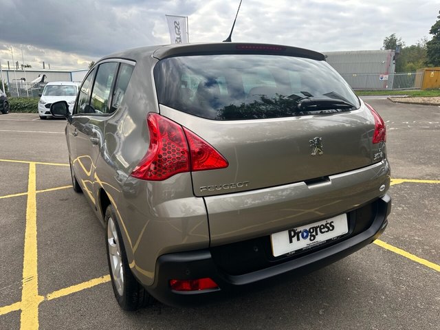 2011 PEUGEOT 3008 - Photo 10