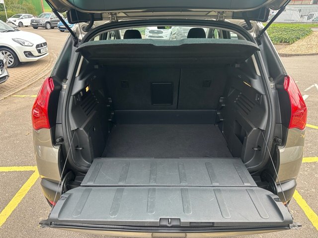 2011 PEUGEOT 3008 - Photo 4