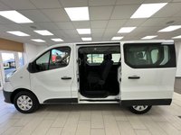 USED 2019 19 RENAULT TRAFIC 1.6 dCi 27 Business Minibus Double Cab 5dr Diesel Manual SWB Euro 6 (9 Seat) (120 bhp) 