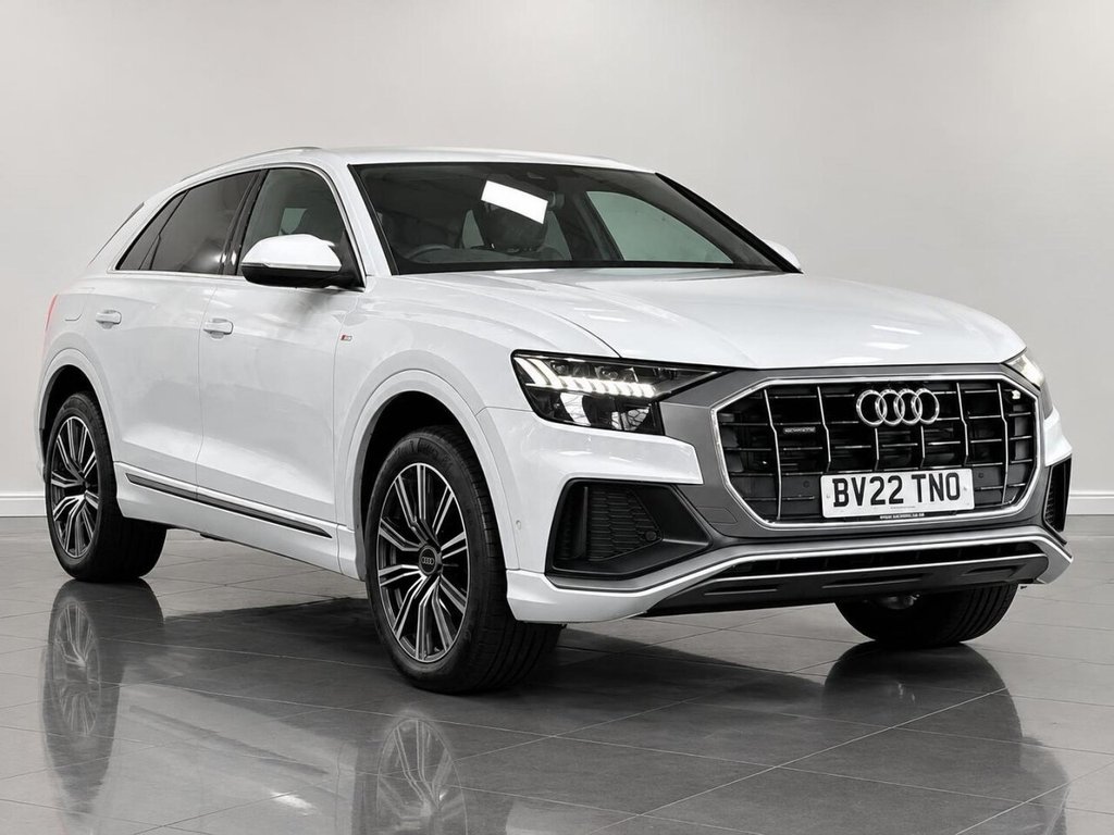 White 2022 Audi Q8 SUV/Crossover All-wheel drive Automatic