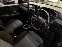 USED 2024 74 DACIA JOGGER 1.6 Hybrid EXTREME MPV 5dr Petrol Hybrid Auto Euro 6 (s/s) (140 ps) 7 SEATS+1 OWNER+HEATED SEATS