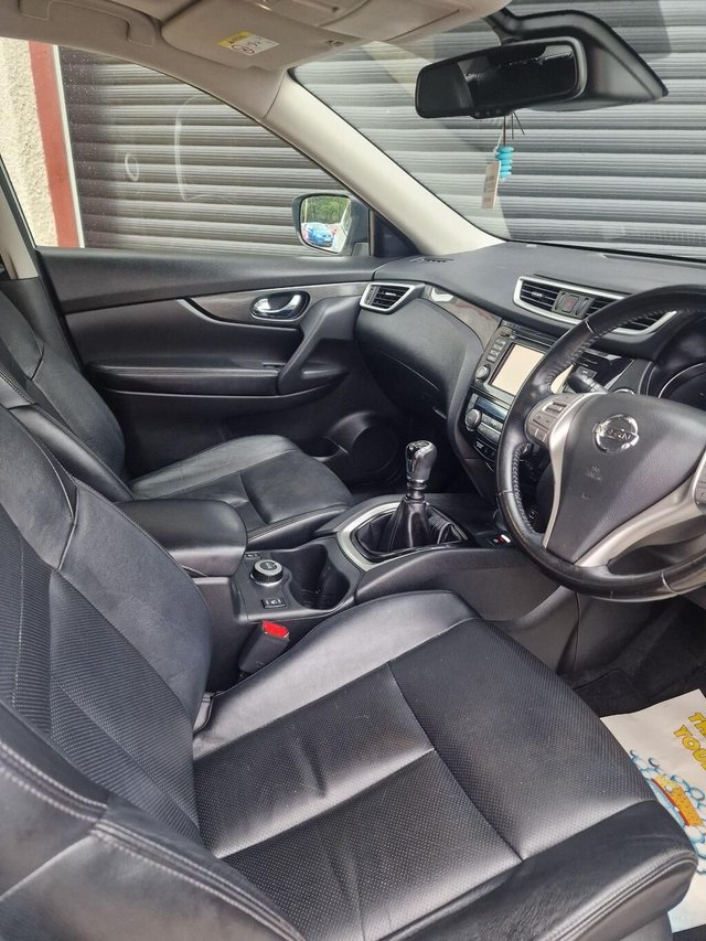 View our NISSAN X-TRAIL