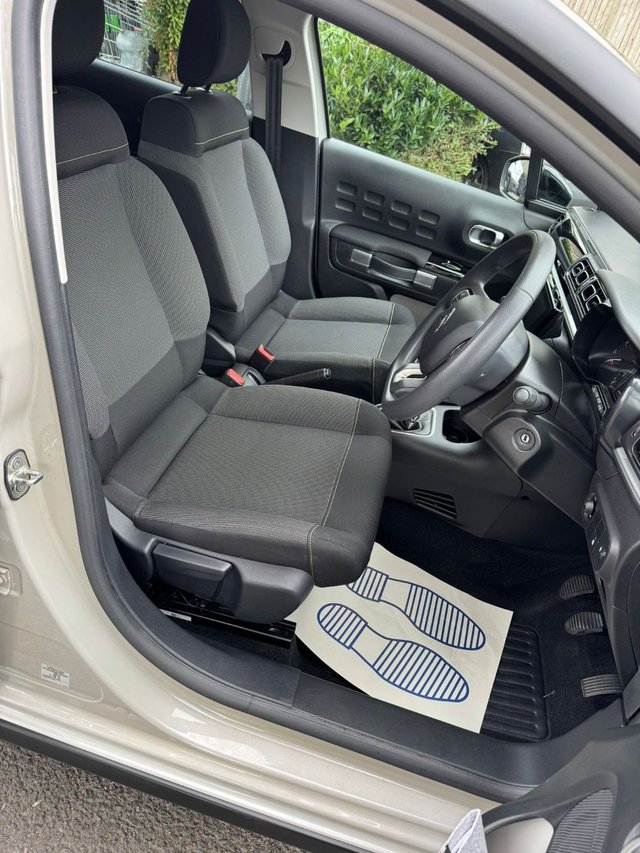 2024 CITROEN C3 1.2 PureTech PLUS Hatchback 5dr Petrol Manual Euro 6 (s/s) (83 ps) - Photo 9