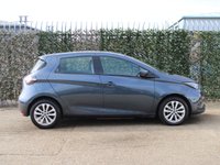 USED 2020 70 RENAULT ZOE R110 52kWh Iconic Hatchback 5dr Electric Auto (i) (107 bhp) 