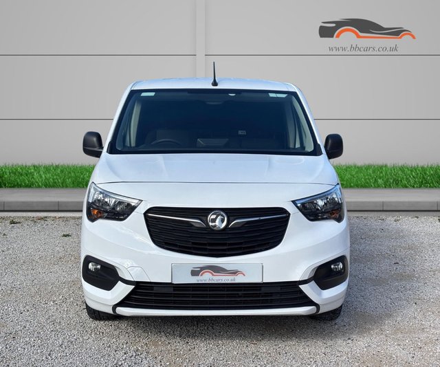 2021 Vauxhall Combo 1.5L Sportive 4dr - Photo 8