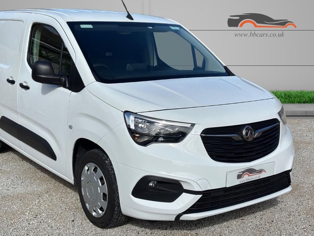 2021 Vauxhall Combo 1.5L Sportive 4dr - Photo 9