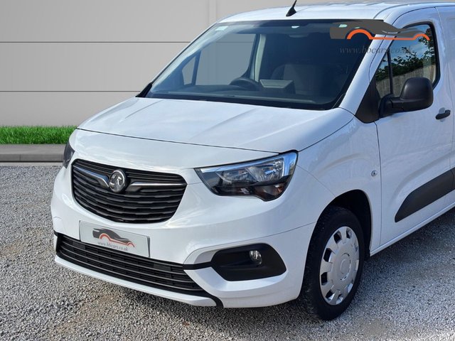 2021 Vauxhall Combo 1.5L Sportive 4dr - Photo 10