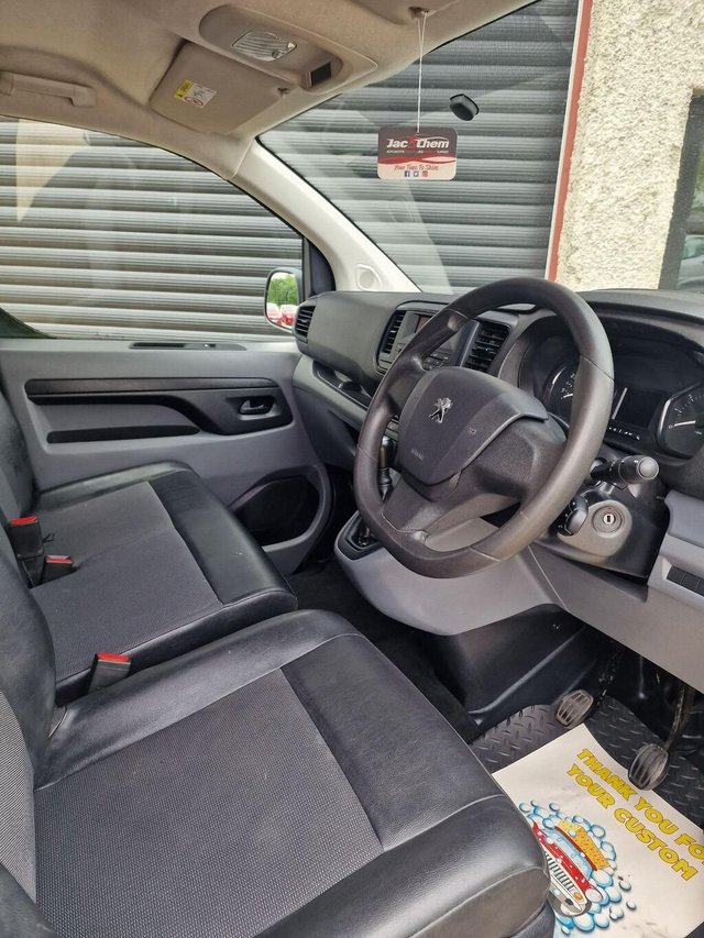View our PEUGEOT EXPERT