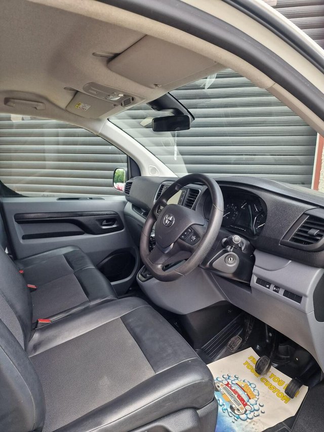 View our TOYOTA PROACE