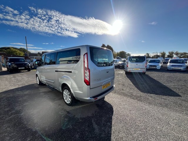 2022 Ford Tourneo Custom 2L Titanium 5dr - Photo 5
