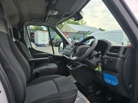 USED 2021 21 RENAULT TRUCKS MASTER 2.3 L-2  H-2 F/W/D KLUBB K26 CPL CHERRY PICKER, FULLY MAINTAINED AKINIRCON, DAB, BLUETOOTH, FULL INTERNAL FITTINGS PLEASE NOTE FINAL PRICE PLUS VAT @20% CHOICE O60 BOOM ROTATION, 1 BASKET CAP/OUTREACH  120KG  A FRAME STABILISERS, 36000 MILES F/S/H  cherry picker-cherry picker"""
