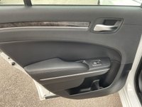 USED 2013 63 CHRYSLER 300C 3.0 CRD V6 Limited Saloon 4dr Diesel Auto Euro 5 (236 bhp) 