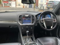 USED 2013 63 CHRYSLER 300C 3.0 CRD V6 Limited Saloon 4dr Diesel Auto Euro 5 (236 bhp) 