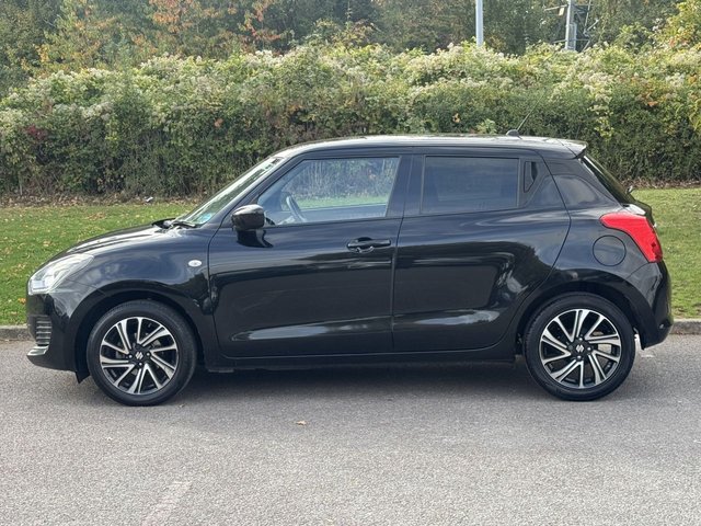2021 SUZUKI SWIFT - Photo 2