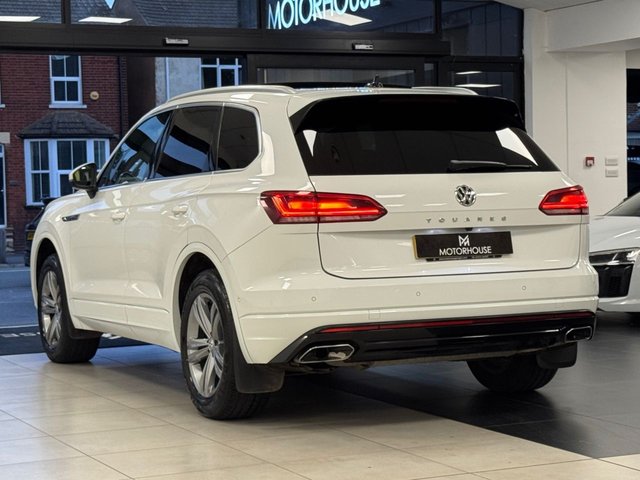 2019 VOLKSWAGEN TOUAREG - Photo 2