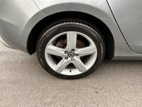 USED 2018 68 VOLVO V40 2.0 D3 R-Design Nav Plus Hatchback 5dr Diesel Manual Euro 6 (s/s) (150 ps) GREAT SPEC