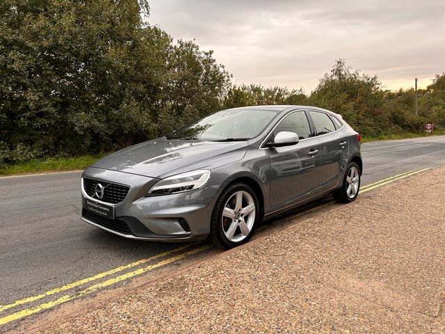 View our VOLVO V40