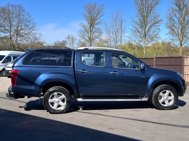 2017 ISUZU D-MAX - Photo 5