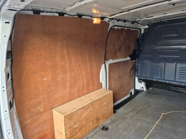 2021 Mercedes-Benz Vito 1.7L Progressive 5dr - Photo 10