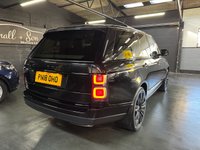 USED 2018 18 LAND ROVER RANGE ROVER 3.0 TD V6 Vogue SUV 5dr Diesel Auto 4WD Euro 6 (s/s) (258 ps) 2018 FACELIFT LANDROVER RANGEROVER VOGUE 3.0 TDV6 - SANTORINI BLACK / IVORY - 6 SERVICES TO 69K MILES - GHOST - BLACK PACK - PRIVACY GLASS - 22 INCH ALLOY WHEELS - ADAPTIVE CRUISE CONTROL - REVERSE CAMERA - DAB -