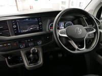 USED 2024 74 VOLKSWAGEN TRANSPORTER T30 2.0 TDI 150 BHP SWB HIGHLINE NAV KOMBI 5 SEATER ( NO VAT ! ) 2 OWNERS | 5 SEATS | SAT NAV | NO VAT !