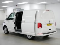 USED 2021 21 VOLKSWAGEN TRANSPORTER T28 2.0 TDI 150 BMT SWB HIGHLINE DSG AUTO ( TAILGATE + RACKING ! ) 1 OWNER | DSG AUTO | 150 BHP | TAILGATE
