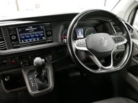 USED 2021 21 VOLKSWAGEN TRANSPORTER T28 2.0 TDI 150 BMT SWB HIGHLINE DSG AUTO ( TAILGATE + RACKING ! ) 1 OWNER | DSG AUTO | 150 BHP | TAILGATE