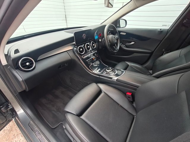 2019 Mercedes-Benz C-CLASS - Photo 4