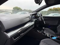 USED 2023 72 VOLKSWAGEN GOLF 1.5 TSI R-Line Hatchback 5dr Petrol Manual Euro 6 (s/s) (130 ps) Full Dealer History