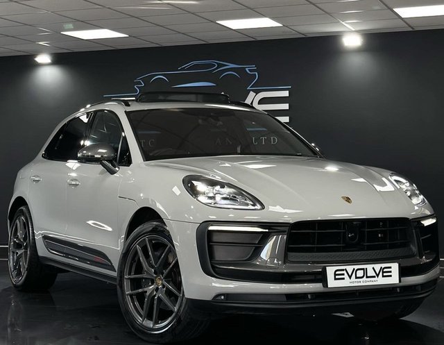 2020 70 Porsche Macan 2.0T SUV 5dr Petrol PDK 4WD Euro 6 (s/s) (245 ps)