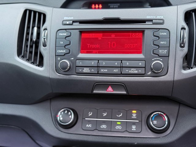 2013 KIA SPORTAGE 2013 2.0 CRDI KX-2 OPEN PAN ROOF LEATHER PRIVACY SENSORS SUV 5DR DIESEL AUTO AWD EURO 5 (134 BHP) - Photo 9