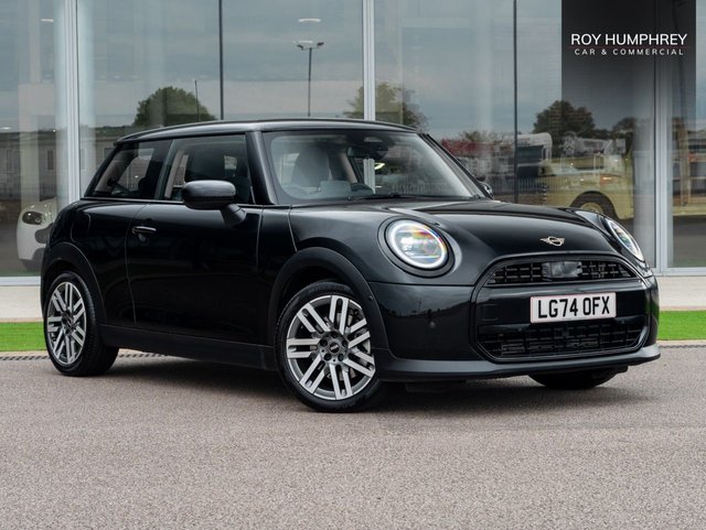 View our MINI Hatch Cooper 1.5C Classic Hatchback 3dr Petrol Steptronic Euro 6 (s/s) (156 ps)