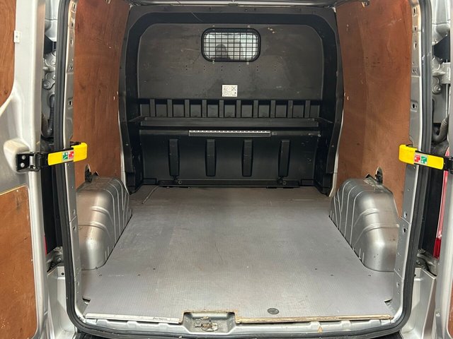 2020 Ford Transit Custom 2L Trend 5dr - Photo 10