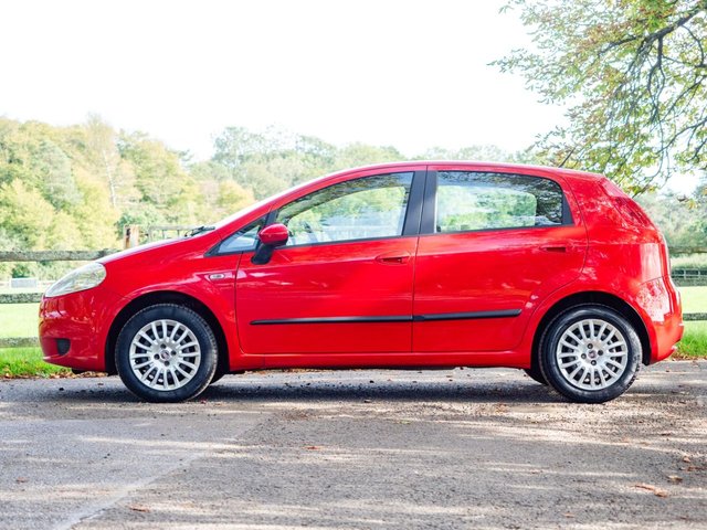 View our FIAT GRANDE PUNTO