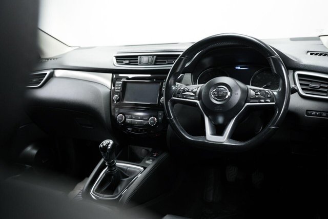 2017 NISSAN QASHQAI 1.5 dCi Tekna Euro 6 (s/s) 5dr - Photo 9