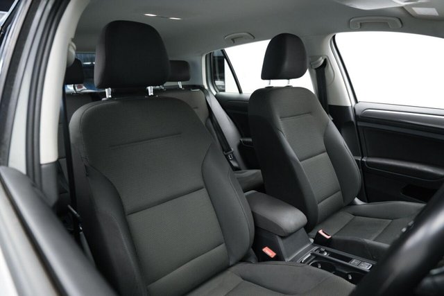 2018 VOLKSWAGEN GOLF 1.6 TDI SE Nav Euro 6 (s/s) 5dr - Photo 9
