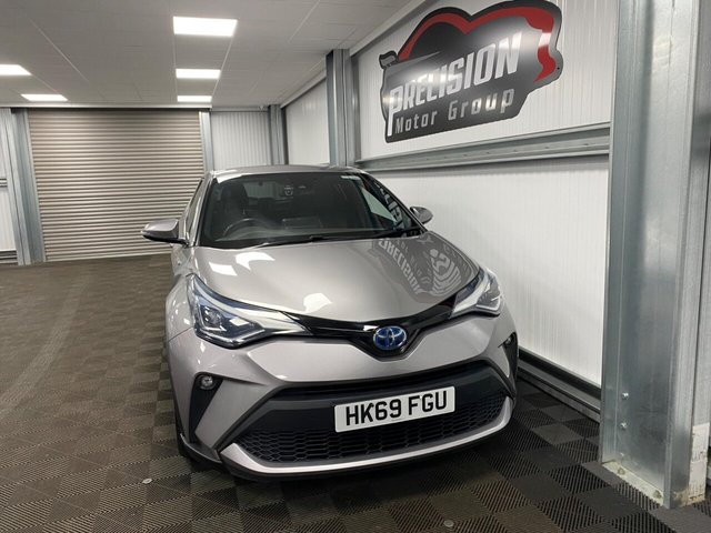 2020 TOYOTA C-HR (2020) - Photo 8