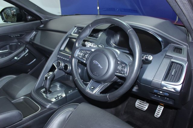 2019 JAGUAR E-PACE - Photo 8
