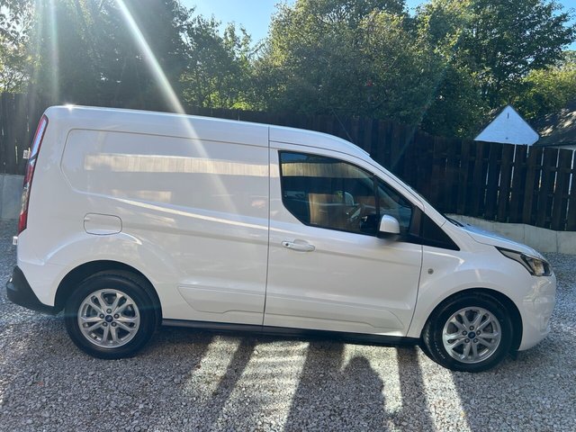 2021 Ford Transit Connect 1.5L Limited 5dr - Photo 5
