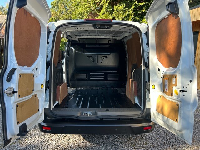 2021 Ford Transit Connect 1.5L Limited 5dr - Photo 9