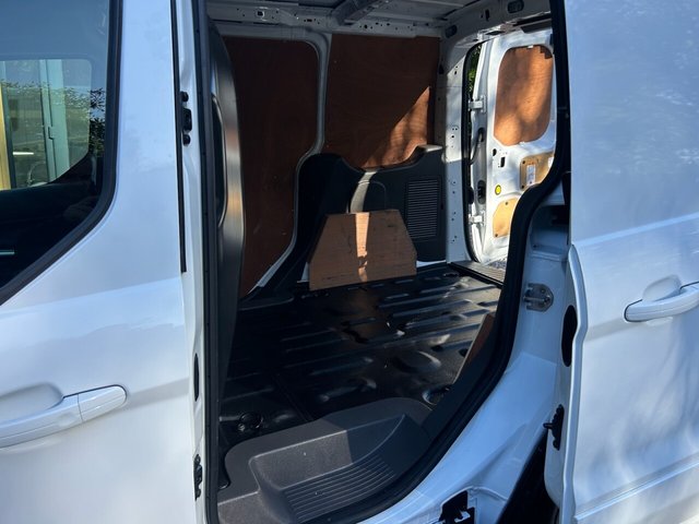 2021 Ford Transit Connect 1.5L Limited 5dr - Photo 10
