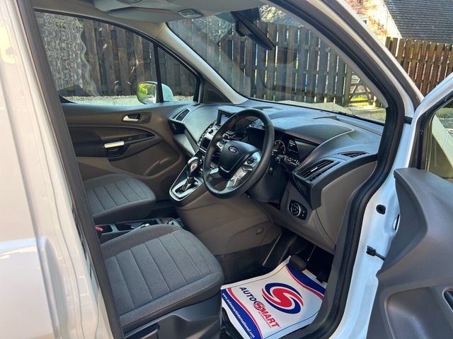 2021 Ford Transit Connect 1.5L Limited 5dr - Photo 11