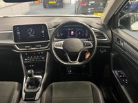 USED 2022 72 VOLKSWAGEN T-ROC 1.5 TSI Style SUV 5dr Petrol Manual Euro 6 (s/s) (150 ps) 1 OWNER SERVICE HISTORY 6 MONTHS WARRANTY SELF PARKING FUNCTION SATNAV APP CONNECT