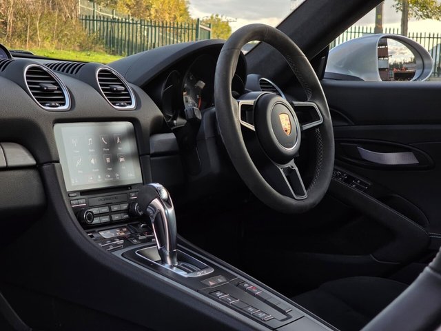 2021 PORSCHE 718 CAYMAN - Photo 11